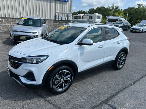 Used 2021 Buick Encore GX Select AWD/4WD image 3