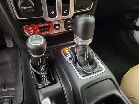 Used 2018 Jeep Wrangler Rubicon image 24