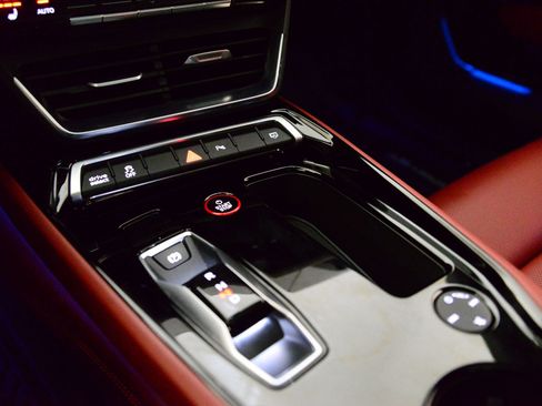 Certified 2024 Audi e-tron GT Premium Plus w/ Executive Package image 15