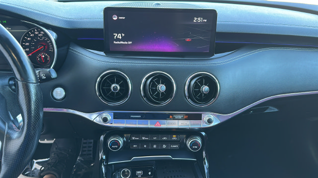 Used 2022 Kia Stinger GT2 AWD/4WD image 12