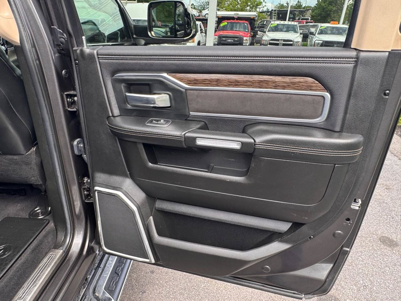 Used 2019 RAM 3500 Laramie AWD/4WD image 39