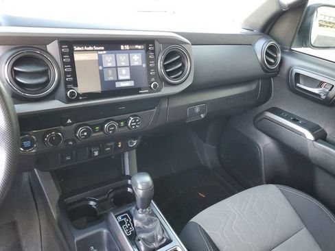 Used 2020 Toyota Tacoma TRD Sport image 28