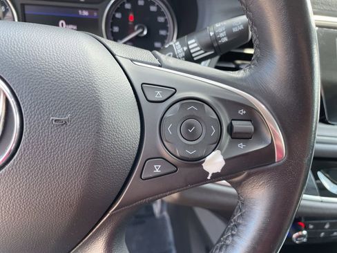 Used 2021 Buick Enclave Essence image 14