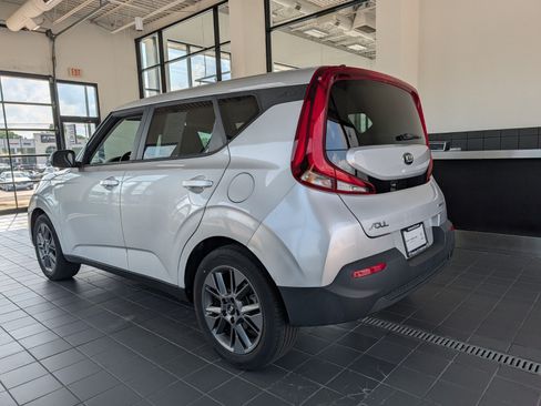 Used 2021 Kia Soul S FWD image 5