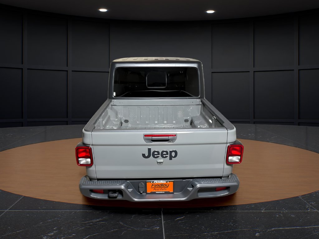 Certified 2023 Jeep Gladiator Sport AWD/4WD image 4