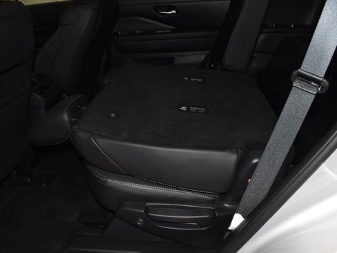 Used 2025 Nissan Pathfinder SL image 33