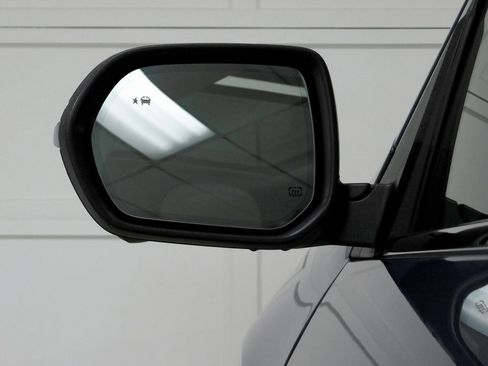 Used 2024 GMC Acadia Denali image 26