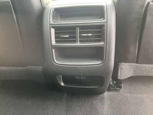 Used 2025 Cadillac XT5 Premium Luxury image 16