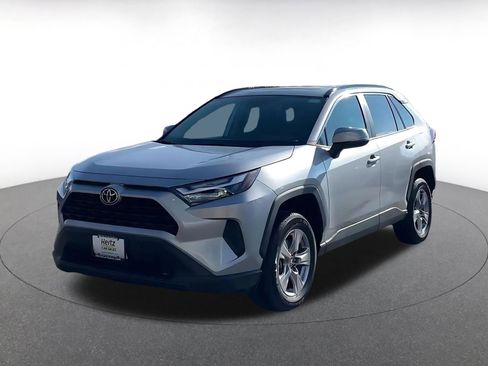 Used 2025 Toyota RAV4 XLE image 7