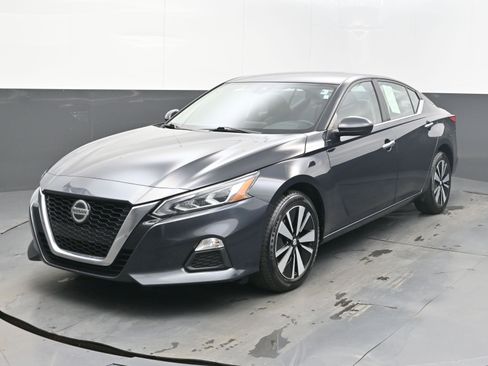 Used 2021 Nissan Altima 2.5 SV image 3