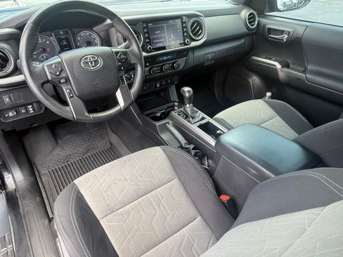 Used 2021 Toyota Tacoma TRD Off-Road AWD/4WD image 17