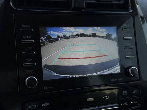 Used 2021 Toyota Prius XLE FWD image 17