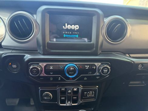Used 2022 Jeep Gladiator Sport AWD/4WD image 25