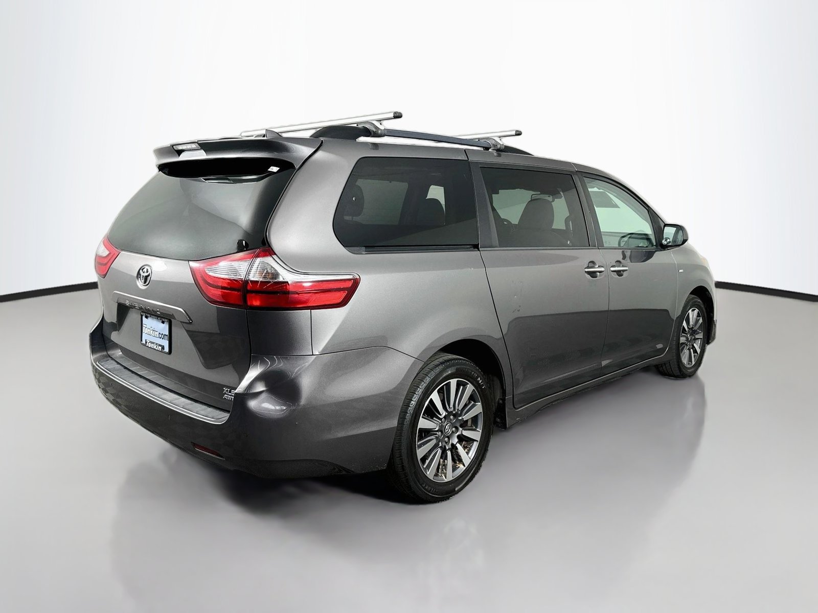 Used 2018 Toyota Sienna XLE Premium AWD/4WD image 7