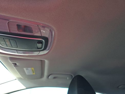 Used 2025 Hyundai Elantra Blue image 9