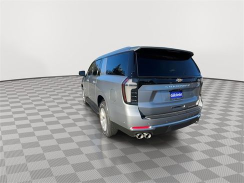 New 2025 Chevrolet Suburban Premier image 7
