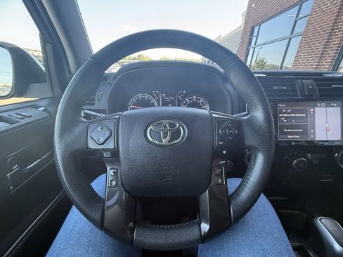 Used 2022 Toyota 4Runner TRD Off-Road Premium AWD/4WD image 19