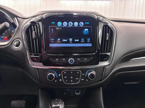 Used 2018 Chevrolet Traverse LT FWD image 39