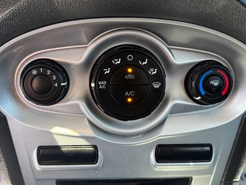 Used 2019 Ford Fiesta SE FWD image 21