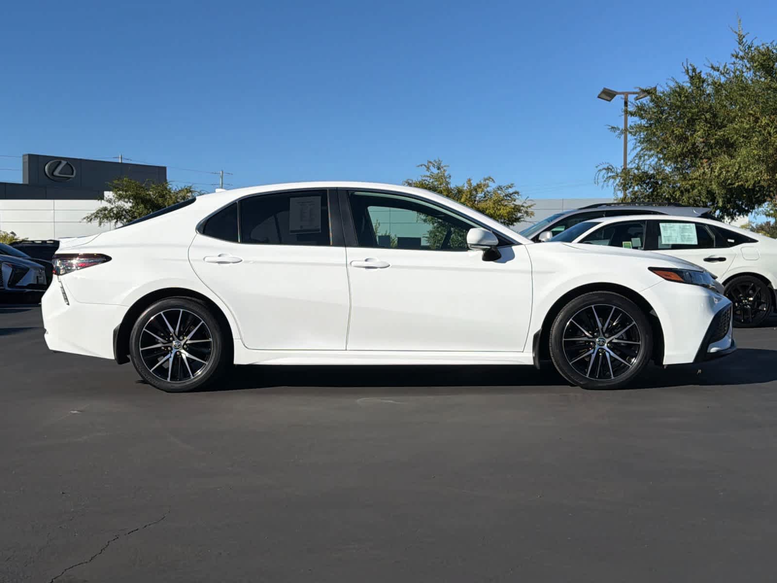 Used 2024 Toyota Camry SE w/ Convenience Package FWD image 6