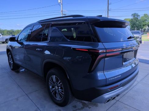 Used 2024 Chevrolet Traverse LT FWD image 4