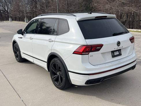 Certified 2023 Volkswagen Tiguan SE R-Line image 8