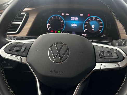 Used 2026 Volkswagen Atlas SE FWD image 29