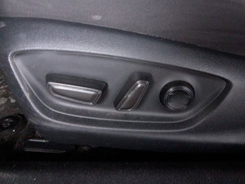 Used 2018 Toyota Camry LE image 13