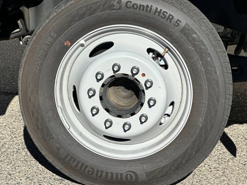 Used 2024 Ford F450 XL w/ XL Chrome Package image 28