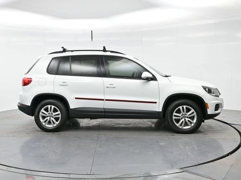 Used 2017 Volkswagen Tiguan S image 8
