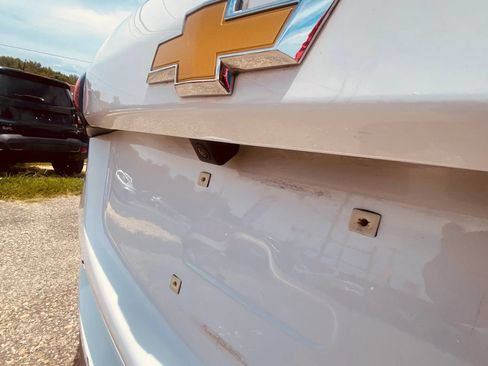 Used 2023 Chevrolet Equinox LS w/ Driver Confidence II Package FWD image 8