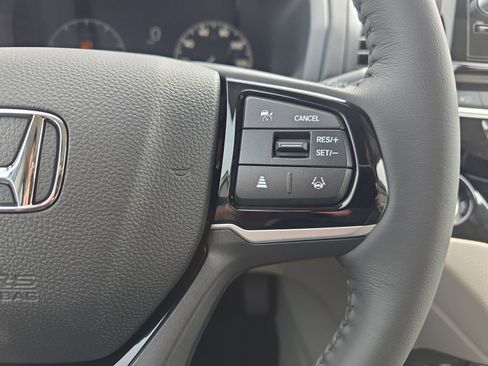 New 2026 Honda Odyssey Touring image 18