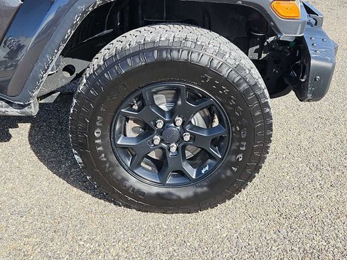 Used 2019 Jeep Wrangler Unlimited Sahara w/ Quick Order Package 24M Moab image 10