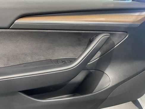 Used 2023 Tesla Model 3 Standard Range image 12