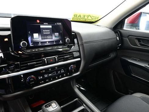 Used 2025 Nissan Pathfinder SV FWD image 21