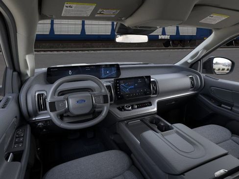 New 2026 Ford Expedition Active image 12