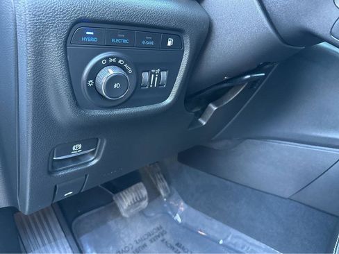 Used 2022 Jeep Grand Cherokee Limited 4xe image 33