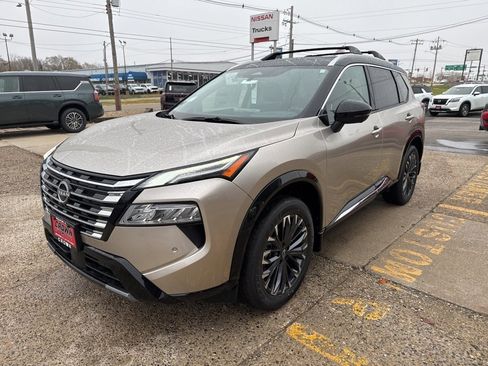 New 2026 Nissan Rogue Platinum w/ Platinum Premium Package image 8