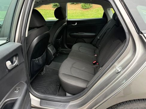 Used 2017 Kia Optima LX w/ Option Group 014 image 11