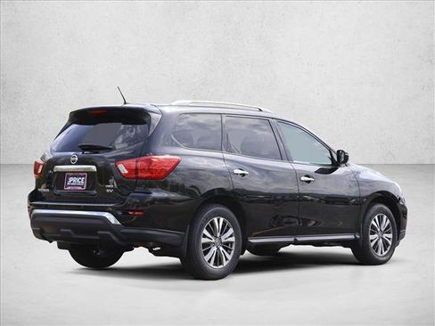 Used 2018 Nissan Pathfinder SV w/ SV All Weather Package AWD/4WD image 5