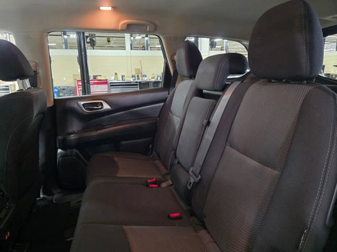 Used 2019 Nissan Pathfinder S FWD image 15