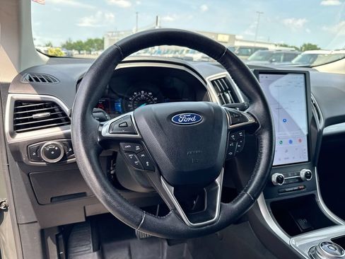 Used 2024 Ford Edge SEL w/ Cold Weather Package AWD/4WD image 11