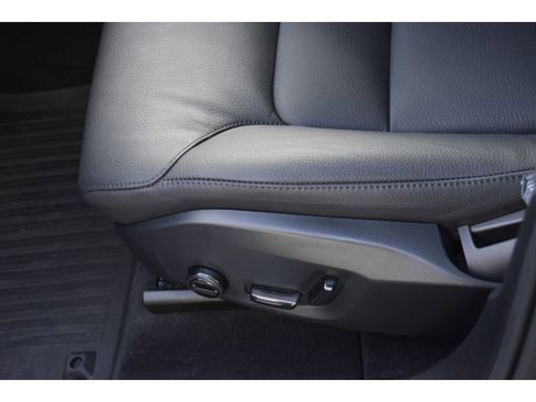 Certified 2025 Volvo XC60 T8 Plus w/ Protection Package Premier image 33