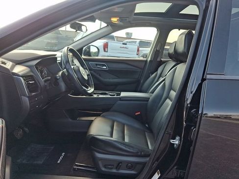 Used 2021 Nissan Rogue SV w/ Premium Package AWD/4WD image 13
