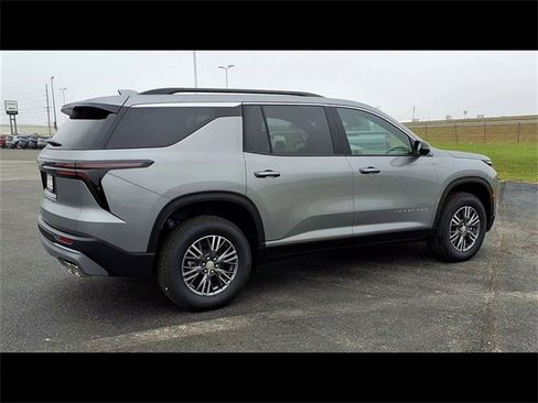 New 2026 Chevrolet Traverse LT w/ Driver Confidence Package image 8