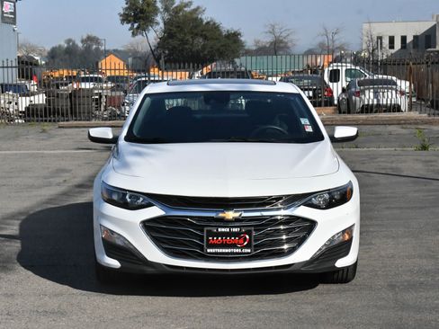 Used 2024 Chevrolet Malibu LT image 2
