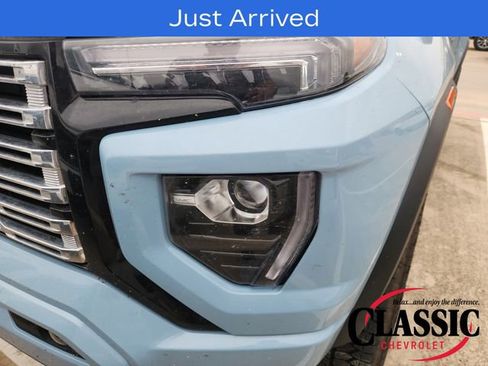 Used 2025 GMC Canyon Denali AWD/4WD image 10