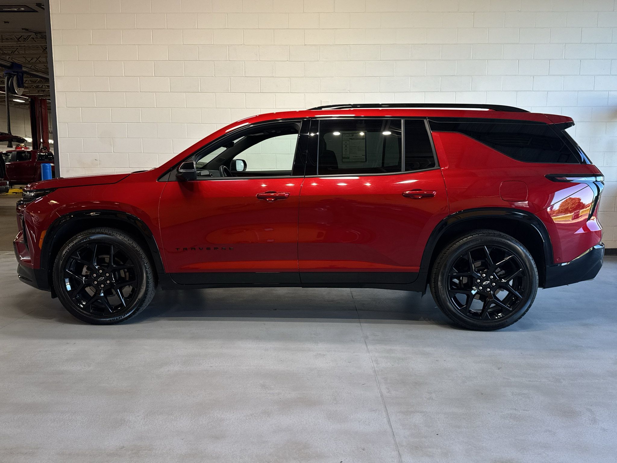 Used 2026 Chevrolet Traverse RS AWD/4WD image 2