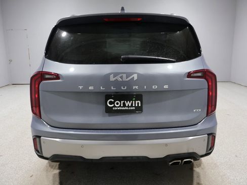 Used 2025 Kia Telluride S image 3