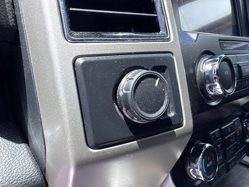Used 2020 Ford F150 Lariat AWD/4WD image 24